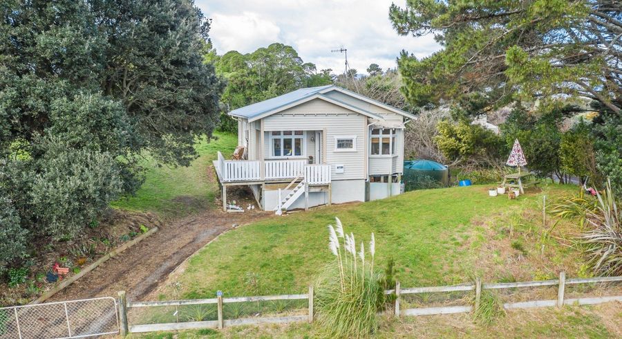  at 233 Hokio Sand Road, Hokio Beach, Levin