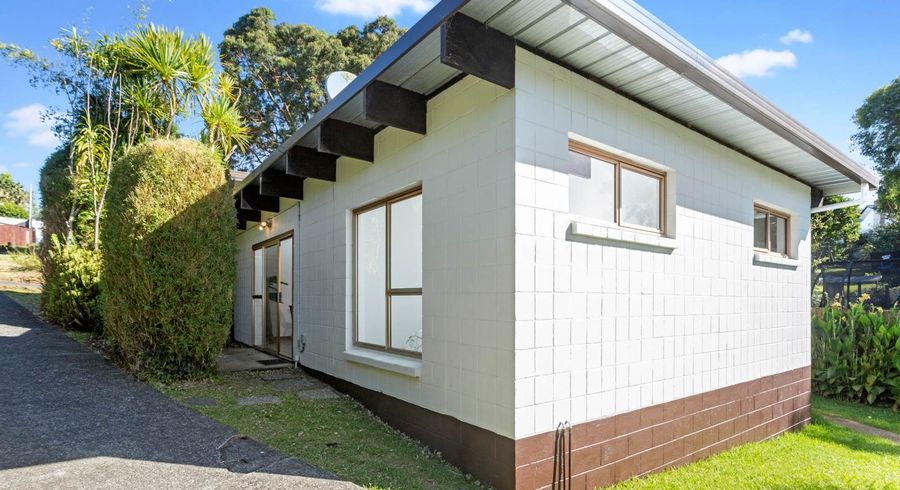  at 1/4 Noall Street, Te Atatu Peninsula, Auckland