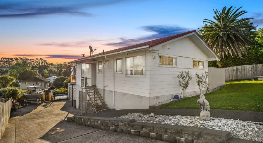  at 39 Rehia Road, Massey, Auckland
