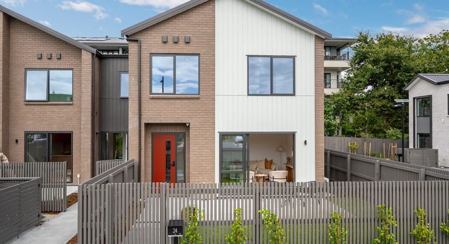  at 24 Wakaturia Way, Glenfield, North Shore City, Auckland