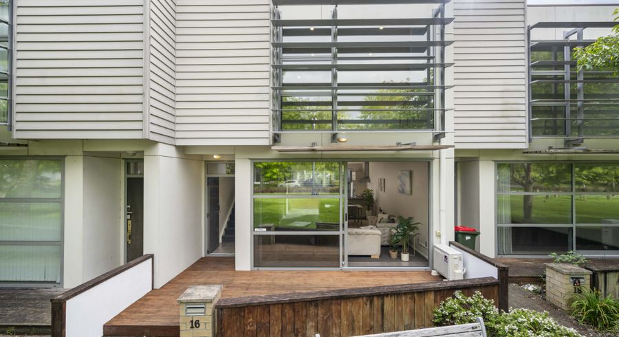  at 16 Kauri Drive, Takanini, Papakura, Auckland
