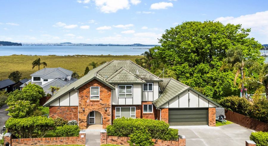  at 27 Oakpark Place, West Harbour, Waitakere City, Auckland