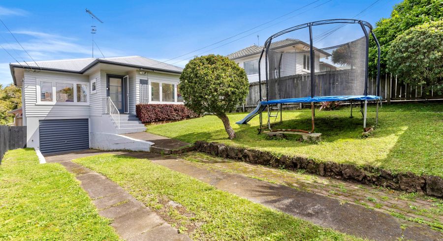  at 9 Waratah Street, Birkenhead, Auckland