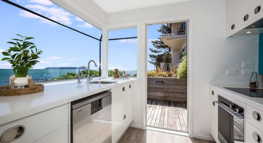  at 21 Moana Road, Plimmerton, Porirua