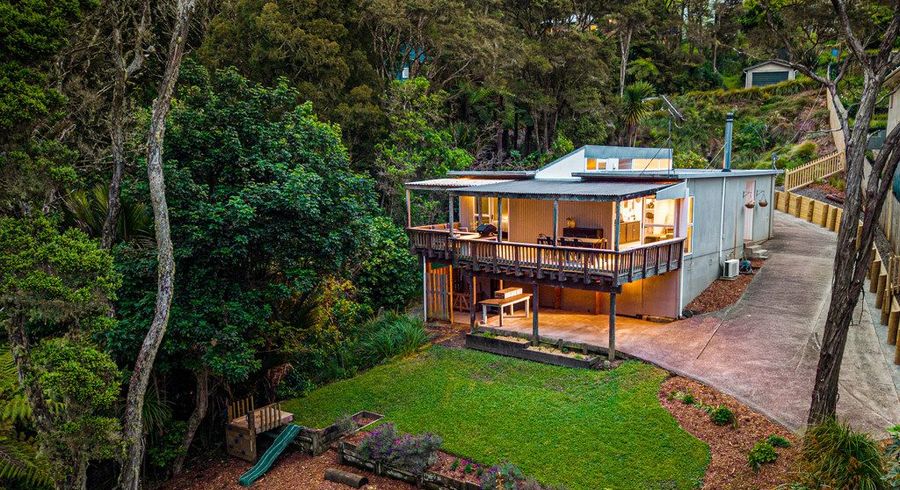  at 6 Selwyn Avenue, Glen Eden, Waitakere City, Auckland