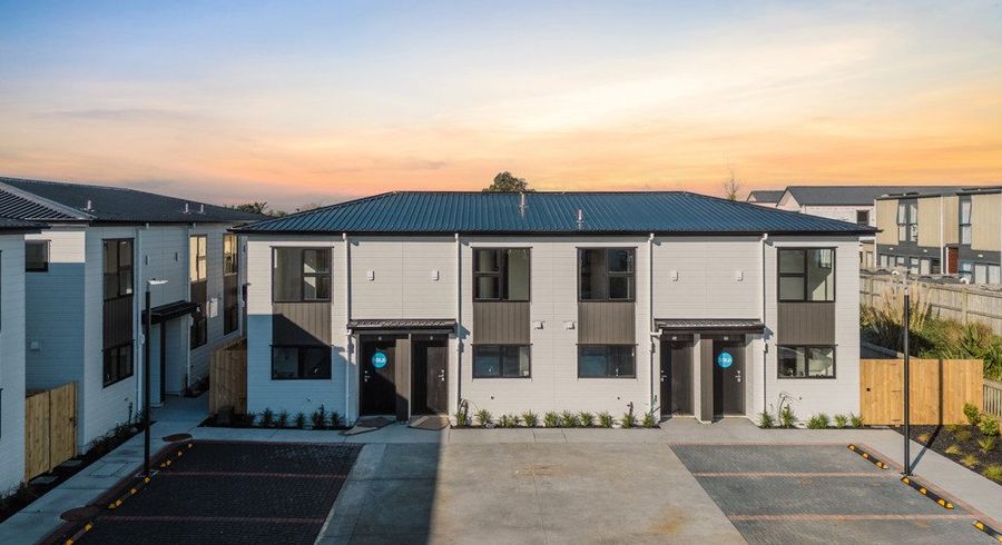  at 2/32 Tapuwae Way, Mangere Bridge, Manukau City, Auckland