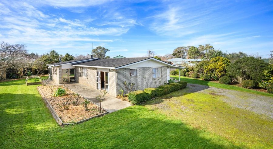  at 6 Flower Street, Bulls