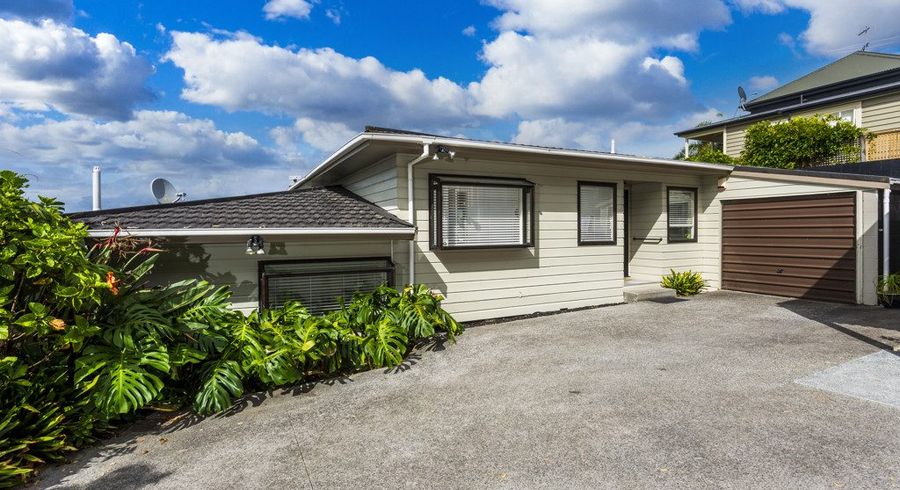  at 2/125 Victoria Road, Devonport, Auckland