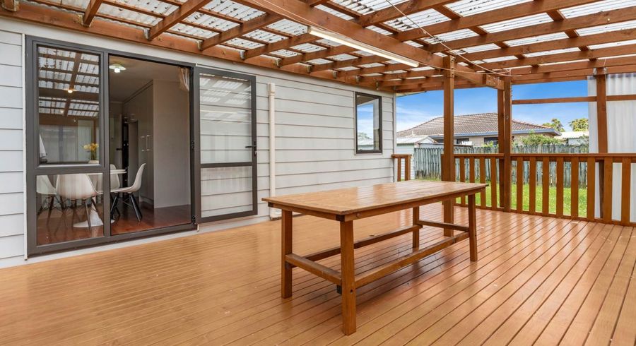  at 2/141 Canal Road, Avondale, Auckland