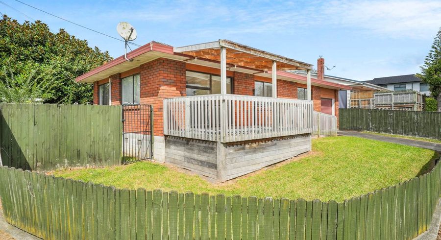  at 2/60 Flanshaw Road, Te Atatu South, Waitakere City, Auckland