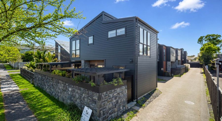  at 84 Francis Street, Hauraki, North Shore City, Auckland