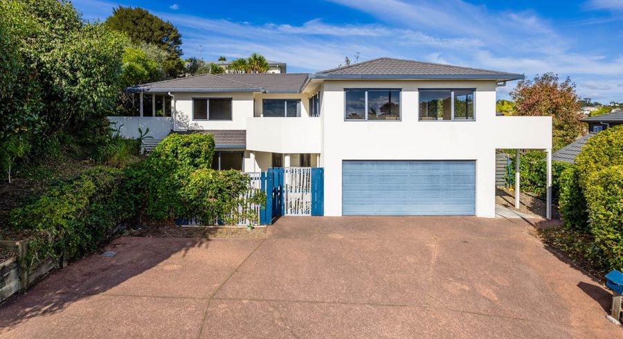  at 17 Tyrico Close, Unsworth Heights, North Shore City, Auckland