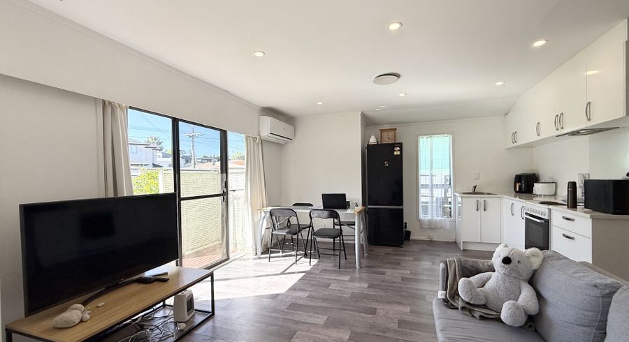  at 1/5 Merriefield Avenue, Forrest Hill, North Shore City, Auckland