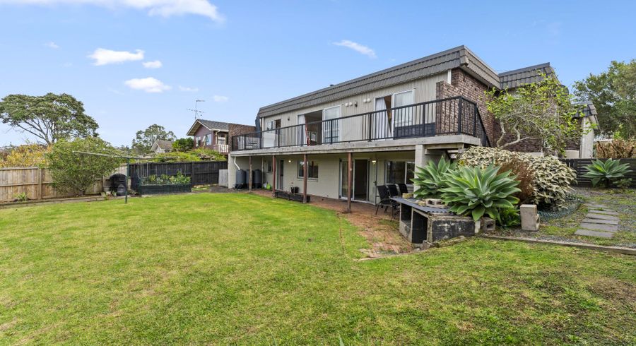  at 5 Stapleford Crescent, Browns Bay, North Shore City, Auckland