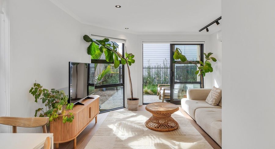  at 1092B Great North Road, Point Chevalier, Auckland