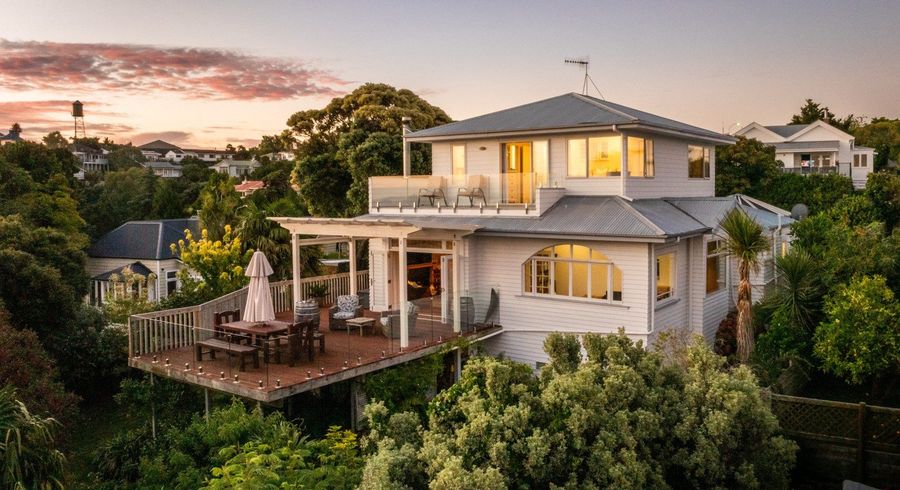  at 117 Priestley Terrace, Bluff Hill, Napier, Hawke's Bay