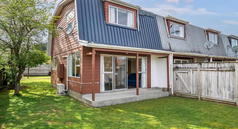  at 8H Montgomery Crescent, Maoribank, Upper Hutt