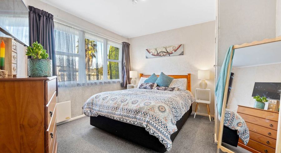  at 16 Ivon Road, Otara, Auckland