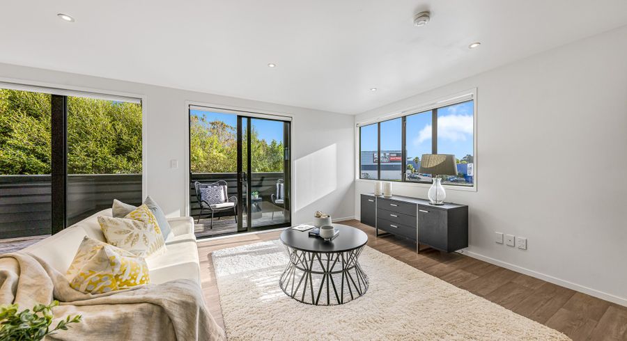  at 4/108-112 Unsworth Drive, Unsworth Heights, North Shore City, Auckland