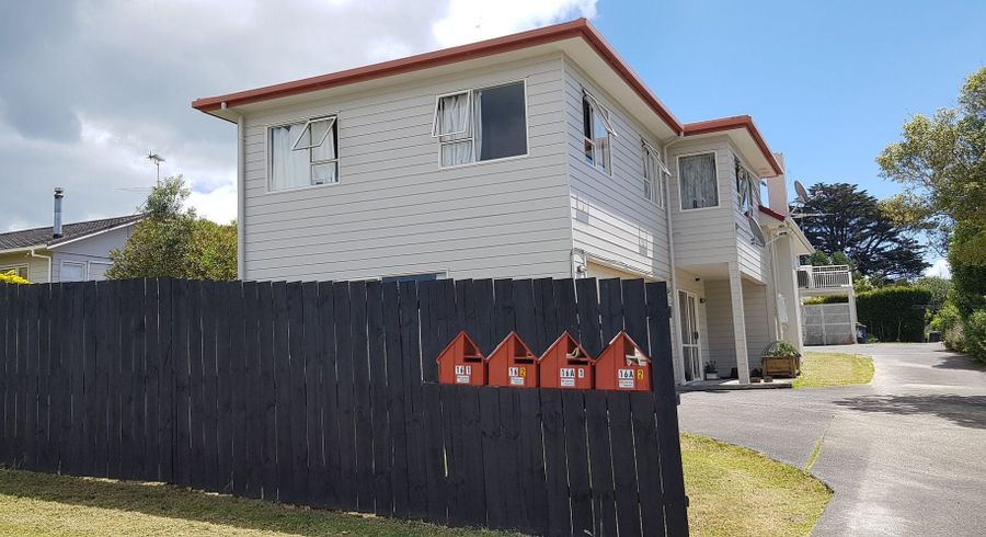  at 2/16A Kauri Glen Road, Northcote, North Shore City, Auckland