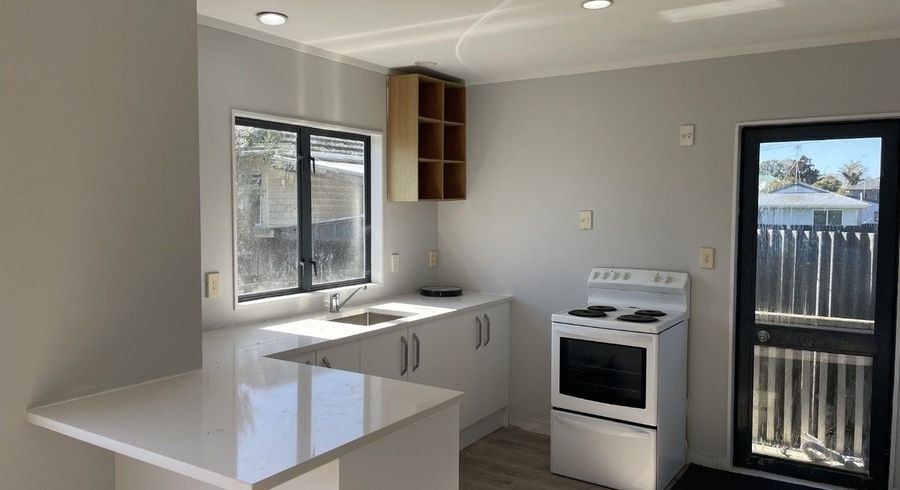  at 14 Tennessee Avenue, Mangere East, Auckland