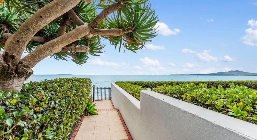  at 2/8A Audrey Road, Takapuna, North Shore City, Auckland