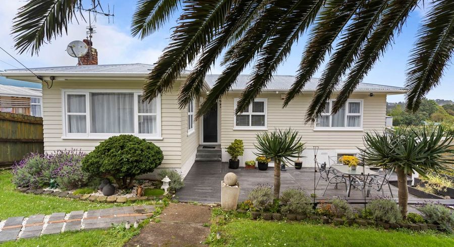  at 4 Saffron Street, Birkdale, North Shore City, Auckland