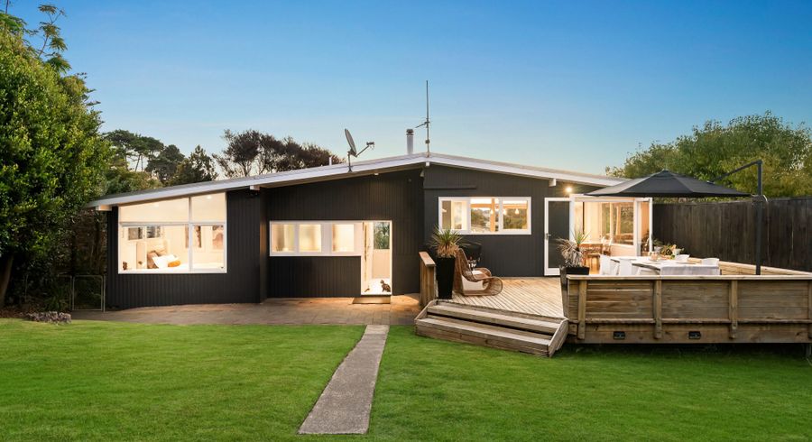  at 23 Blakeborough Drive, Forrest Hill, Auckland