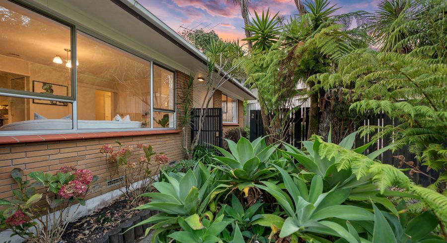  at 2/20 Flavia close, Torbay, North Shore City, Auckland