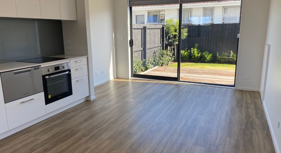  at 2/515 Worcester Street, Linwood, Christchurch