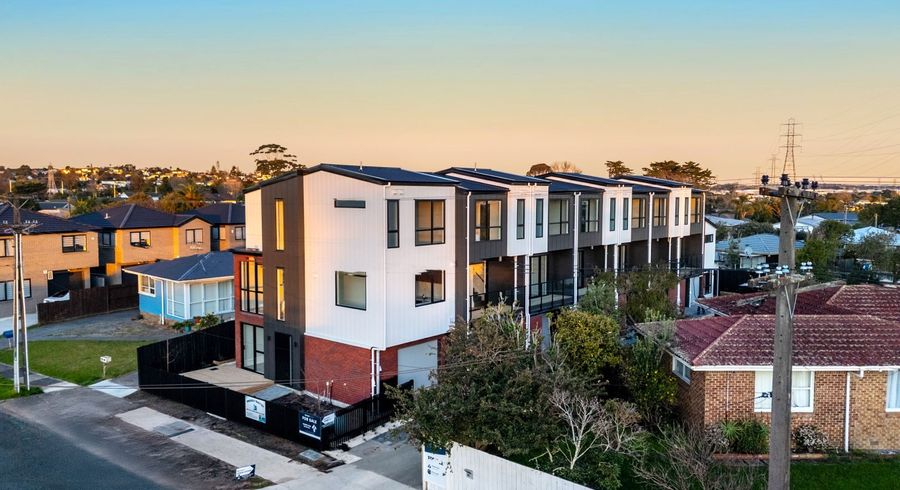  at Lots 2-4/32 Tiraumea Drive, Pakuranga, Manukau City, Auckland