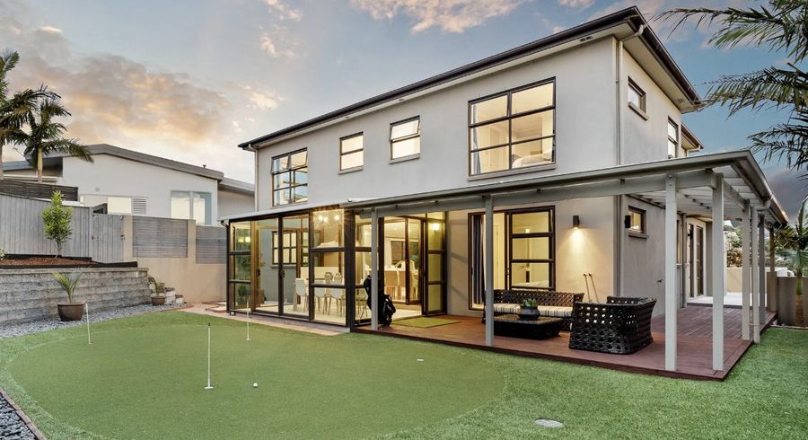  at 4 Montrose terrace, Mairangi Bay, North Shore City, Auckland