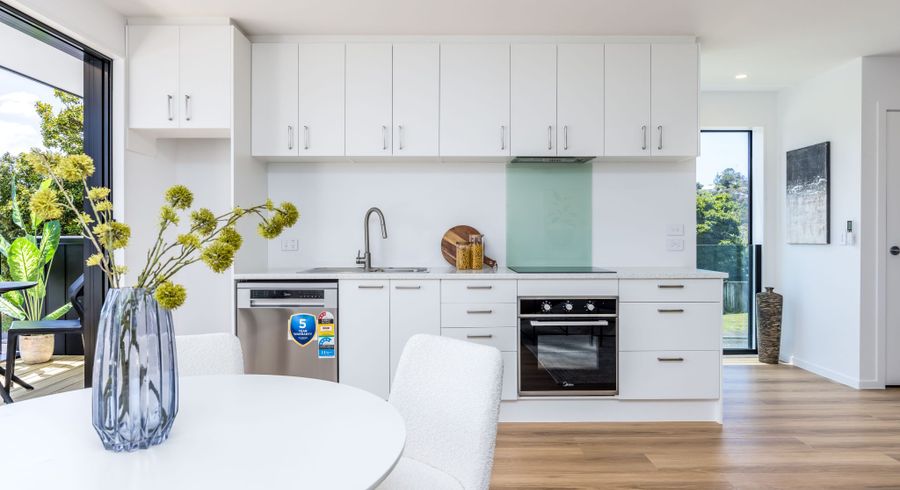  at 52D Lauderdale Road, Birkdale, North Shore City, Auckland
