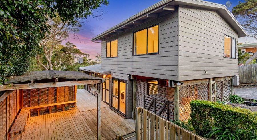  at 2/104 Ocean View Road, Northcote, North Shore City, Auckland