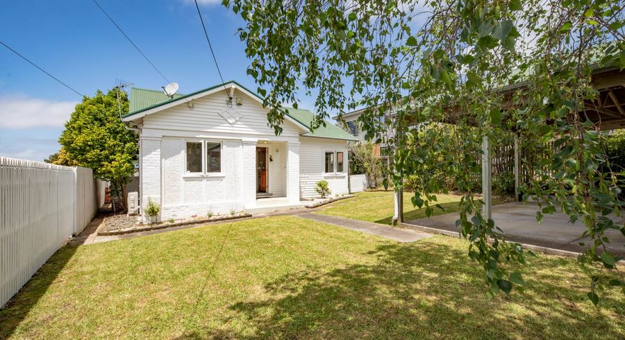  at 23 Archibald Road, Kelston, Auckland