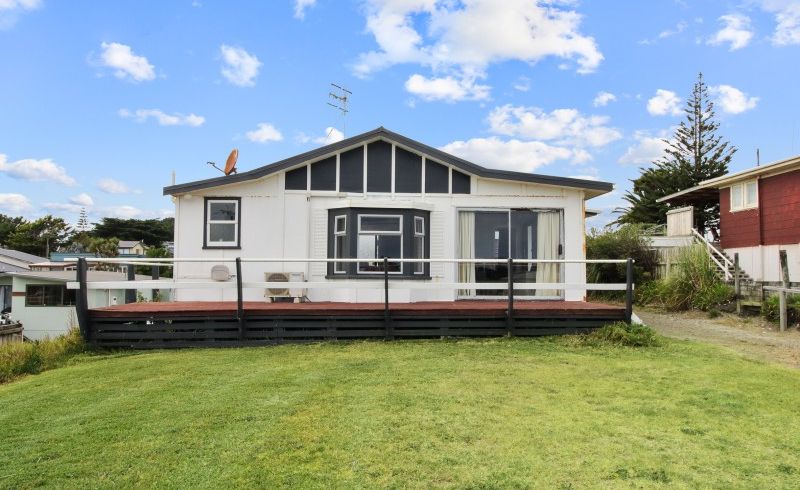  at 84 Park Avenue, Waitarere Beach, Levin