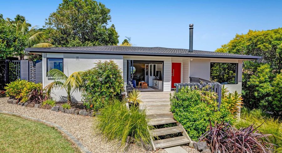  at 4 Marigold Place, Mairangi Bay, Auckland