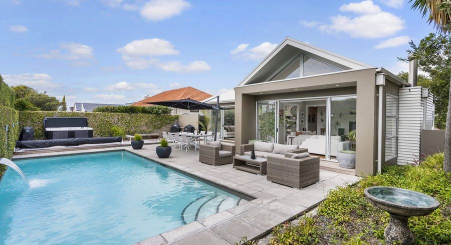  at 51 Beach Road, Mellons Bay, Manukau City, Auckland