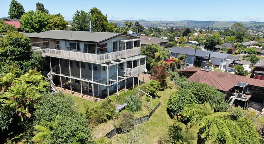  at 10 Naera Place, Kawaha Point, Rotorua