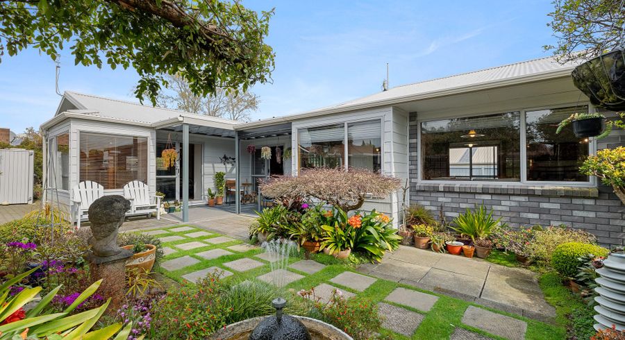  at 6 Argyle Place, Highlands Park, New Plymouth