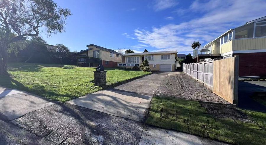  at 22 Grassway Avenue, Pakuranga, Manukau City, Auckland