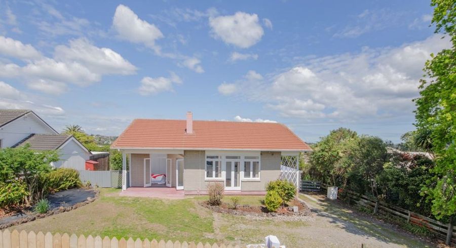  at 13 Tiverton Road, Avondale, Auckland City, Auckland