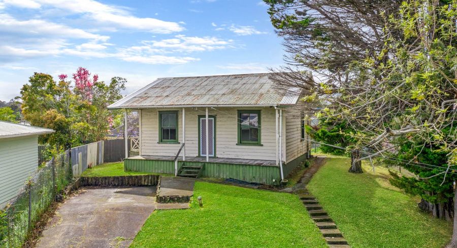  at 7 Amsterdam Place, Avondale, Auckland