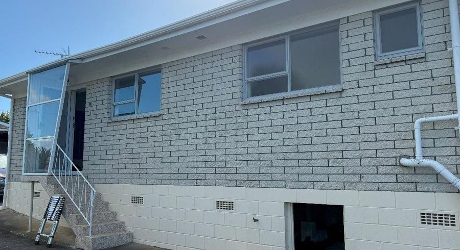  at 2/15 O'halloran Road, Howick, Manukau City, Auckland