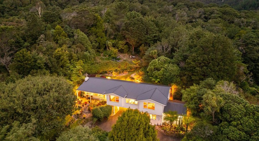  at 39 Blue Mountains Road, Silverstream, Upper Hutt, Wellington