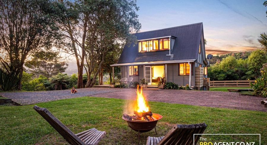  at 33d Landing Road, Titirangi, Waitakere City, Auckland