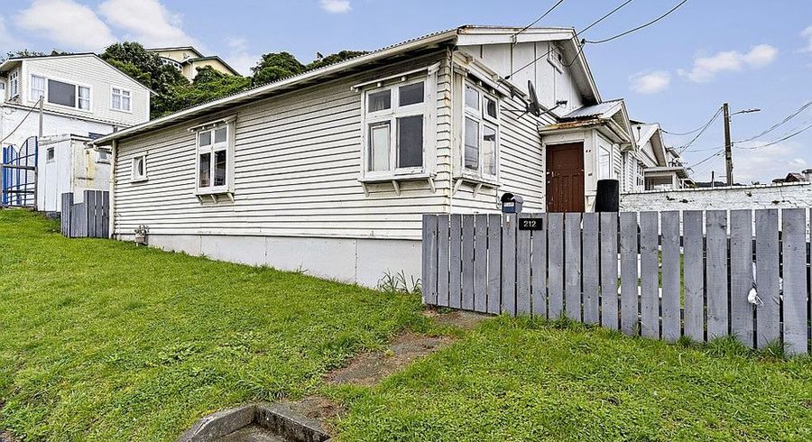  at 212 Rongotai Road, Rongotai, Wellington