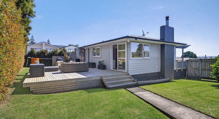  at 4 Carole Crescent, Pakuranga Heights, Manukau City, Auckland