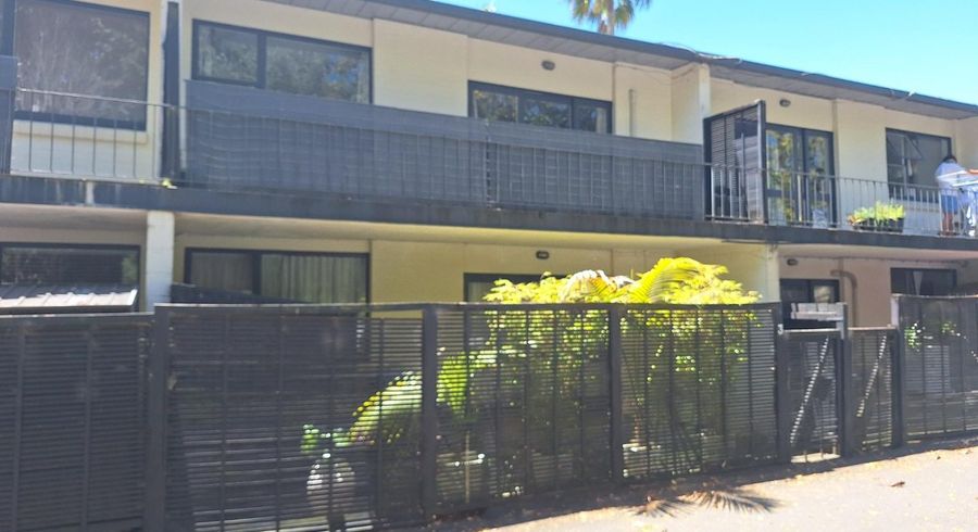  at 9/69A Landscape Road, Mount Eden, Auckland City, Auckland