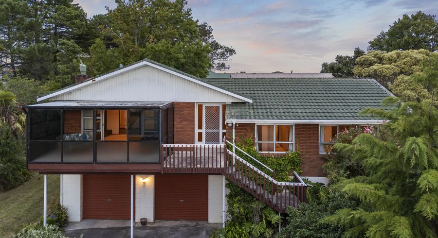  at 32 Triangle Road, Massey, Auckland